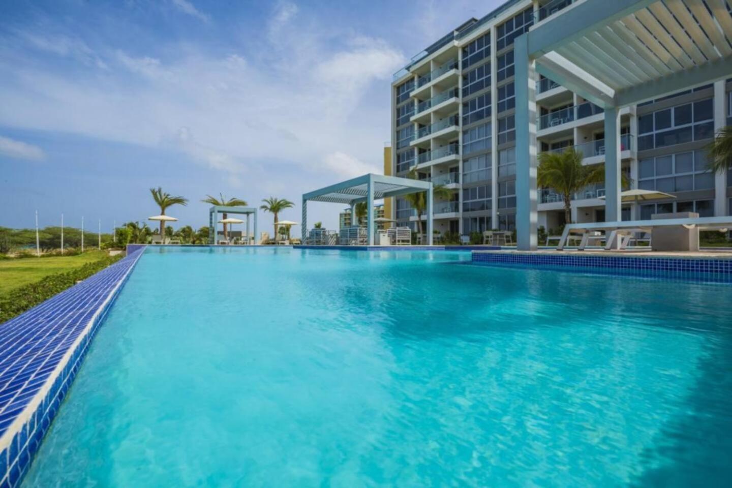 Breath Taking Beach Front Views Condo Eagle Beach Palm Beach Exterior foto